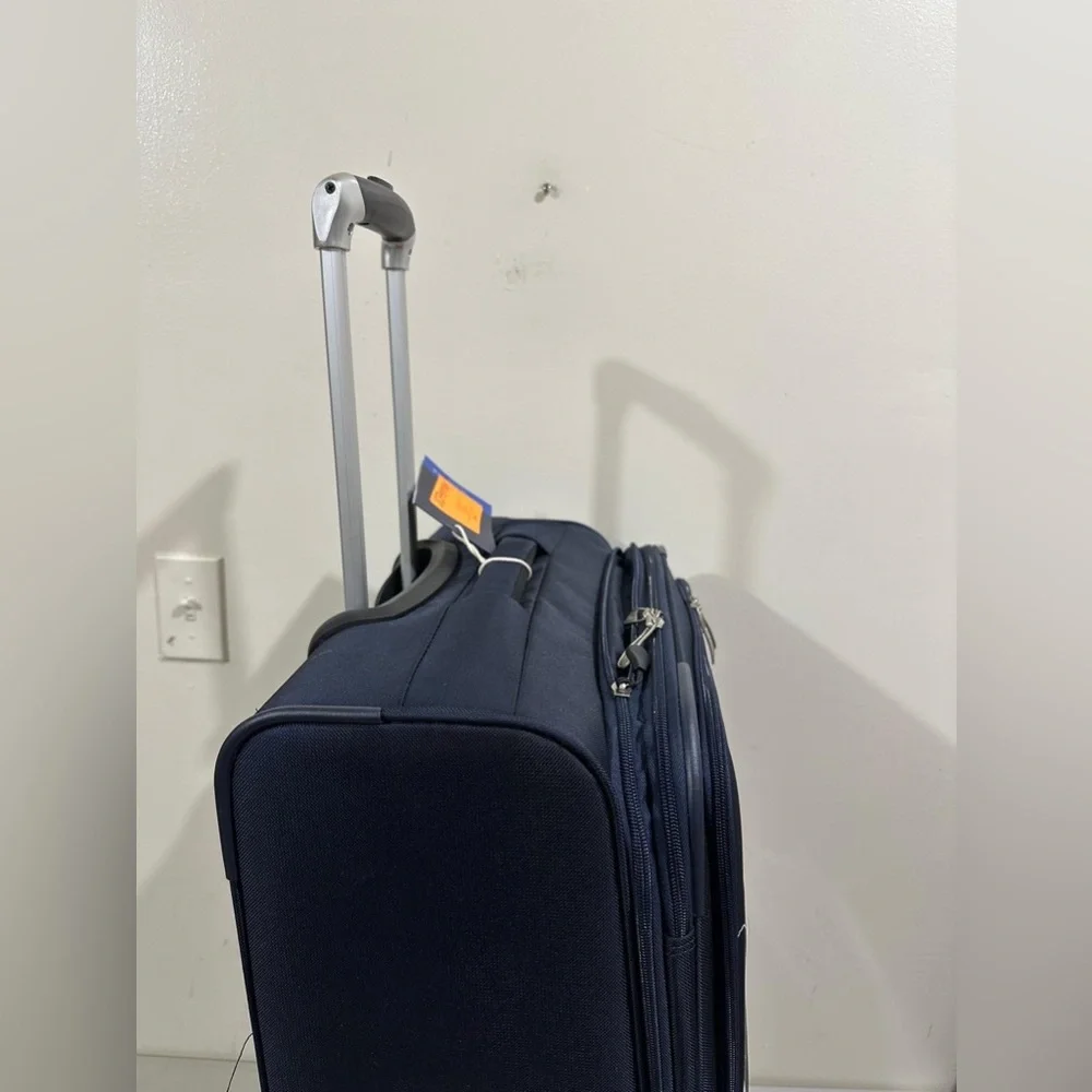 Elegant Navy Spinner Suitcase with Warranty